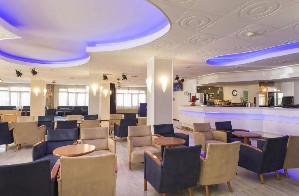 Restaurant/bars