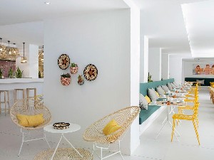 Restaurant/bars