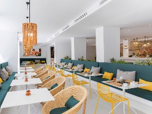 Restaurant/bars