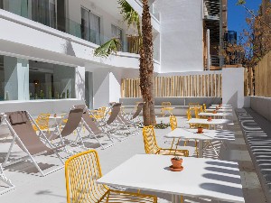 Restaurant/bars