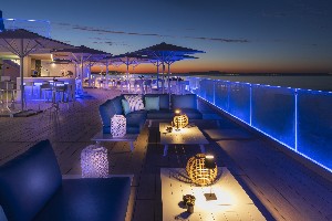 Lounge Bar