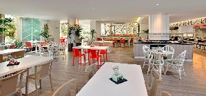 Restaurant/bars