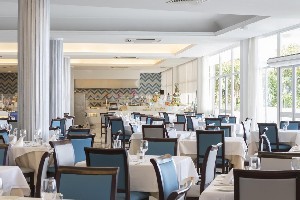 restaurant/bars