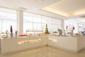 restaurant/bars