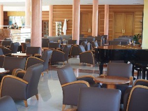 restaurant/bar