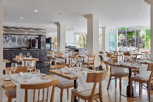 Calma Restaurant