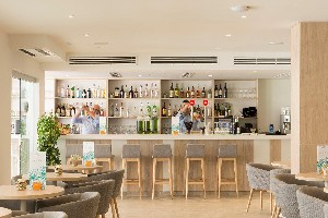 lobby bar