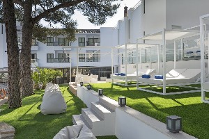 Chill Out Zone Pool