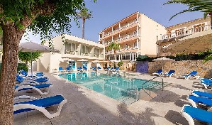 Hotel s bazénem