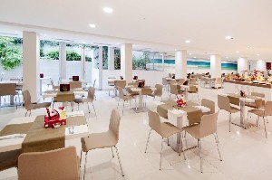 Restaurant/bars