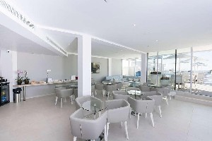 Restaurant/bars