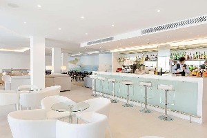Restaurant/bars