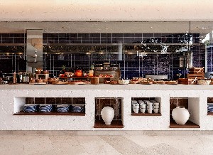 Restaurant/bars