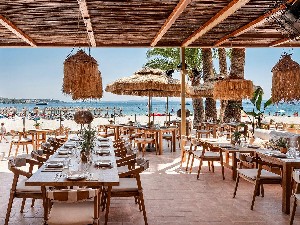 Restaurant/bars