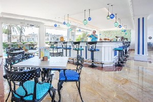 Restaurant/bars