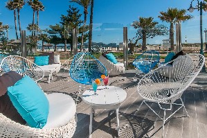 Restaurant/bars