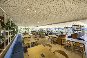 Restaurant/bars