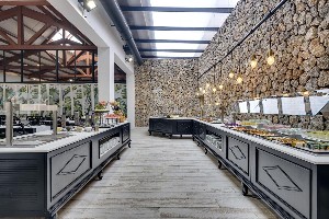 Restaurant/bars