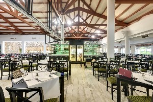 Restaurant/bars