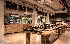 Restaurant/bars