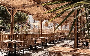 Restaurant/bars