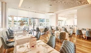 Restaurant/bars