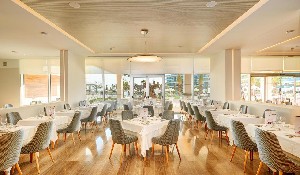 Restaurant/bars