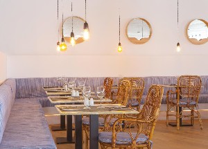 restaurant/bar