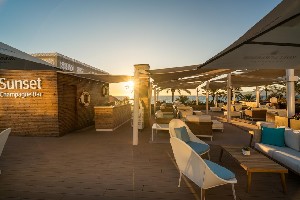 Restaurant/bars