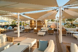 Restaurant/bars