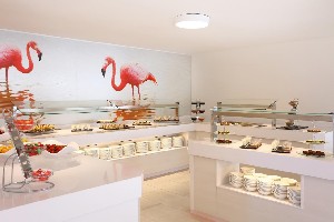 Restaurant/bars