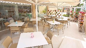restaurant/bar