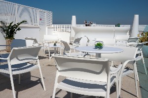 Pool Bar