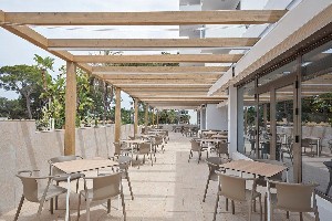 Restaurant/bars