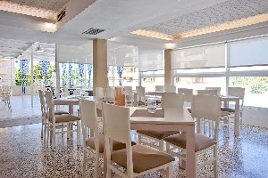 Restaurant/bars