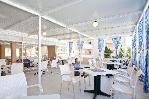 Restaurant/bars