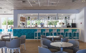 Restaurant/bars