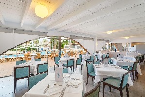 Restaurant/bars