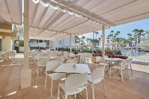 Restaurant/bars