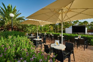 Restaurant/bars