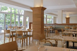 Restaurant/bars