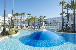 Hotel s bazénem