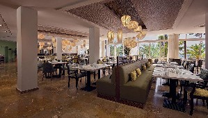 Restaurant/bars