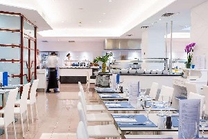 Restaurant/bars