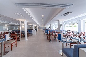 Restaurant/bars