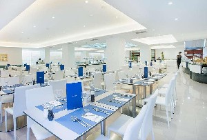 Restaurant/bars