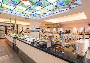 Restaurant/bars