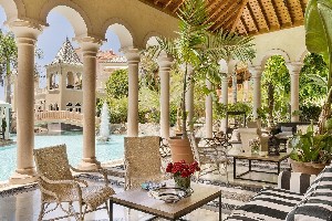 Restaurant/bars