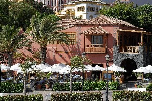 Restaurant/bars