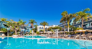 Hotel s bazénem
